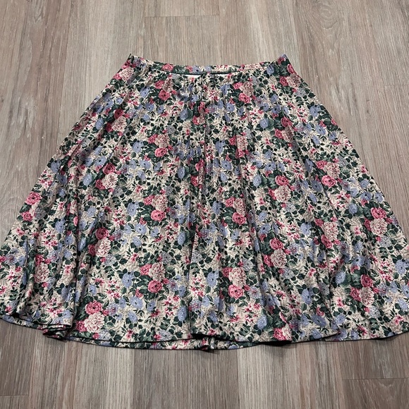Floral A-Line Skirt - Picture 4 of 4